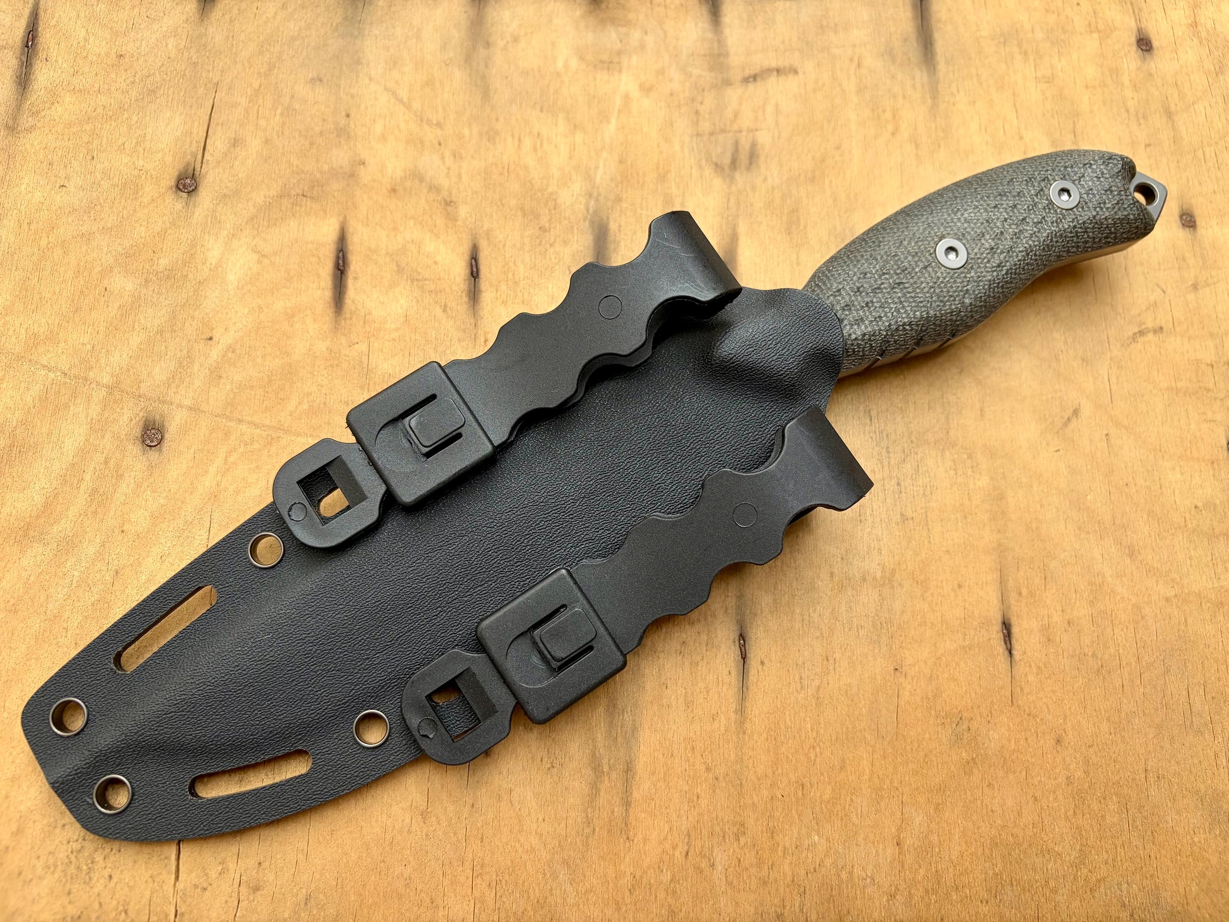 BMC M28 Solifuge, Grey Micarta, Grey PVD