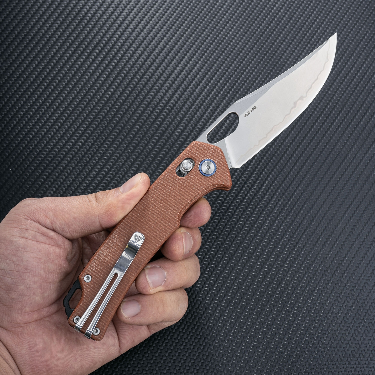 SRM Retriever 9203-MN2, Brown Micarta