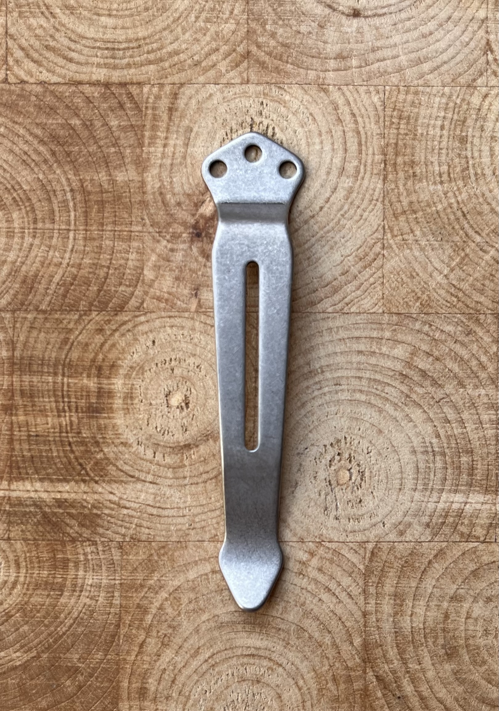 Benchmade 982864 Split Arrow Clip, Stonewash