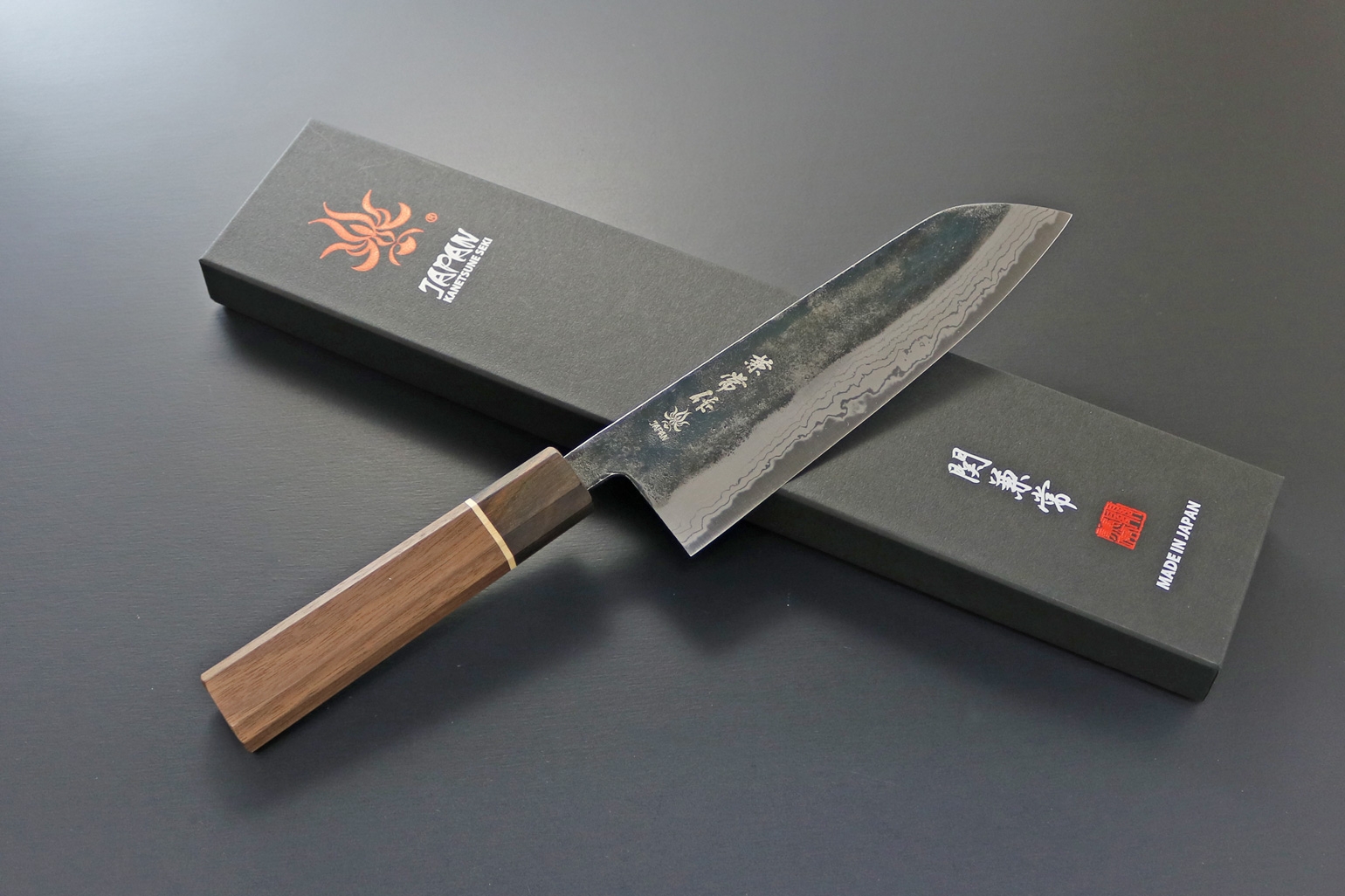 Kanetsune KC-472 MATSU-ZUMI-YAKI Santoku 170 mm